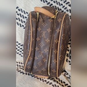 Pre-owned LV . Please see picture for more details